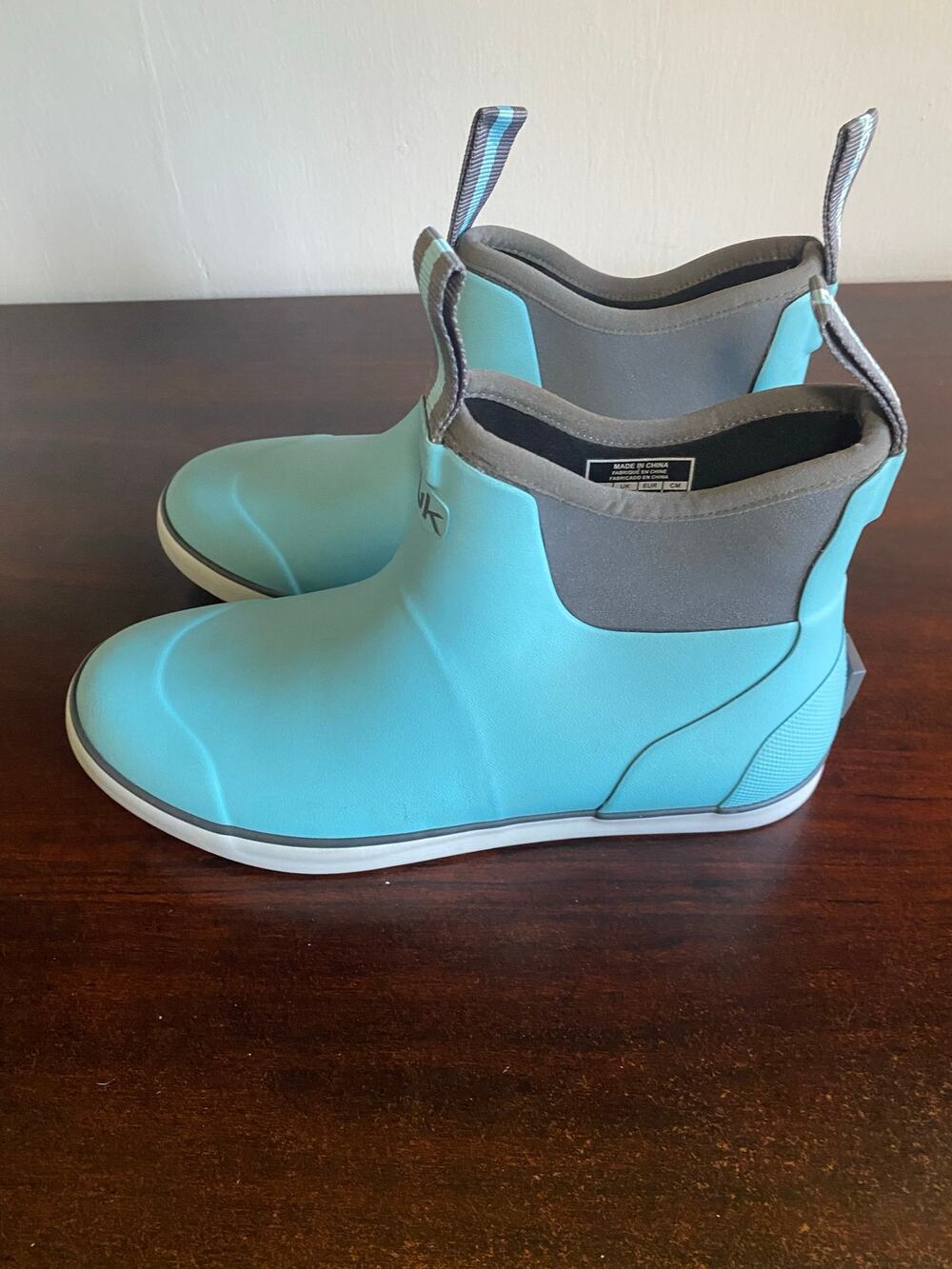 HUK ROGUE WAVE PERFORMANCE FISHING BOOTS Blue Gray Women's 9 Waterproof